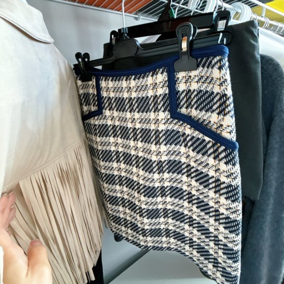 BRAND NEW SANDRO SET, JACKET AND SKIRT, SIZE M, price is for whole set - Picture 8 of 13